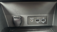 Renault Captur 1.6 E-TECH Hybrid 145 Iconic Edition 5dr Auto Hybrid Hatchback